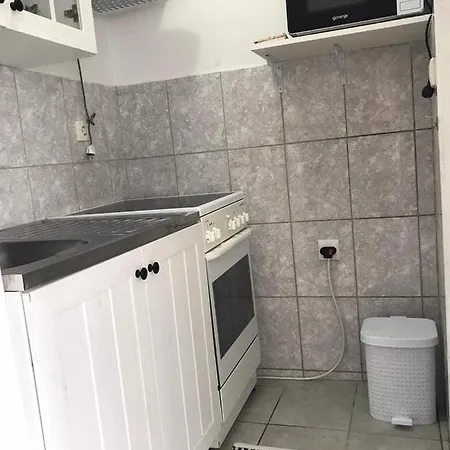 Pavle I Petra Ii Apartment