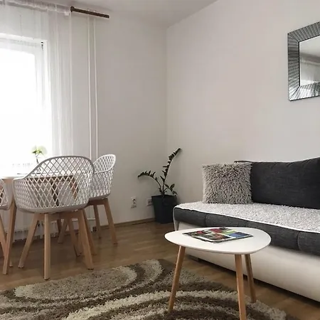 Pavle I Petra Ii Apartment