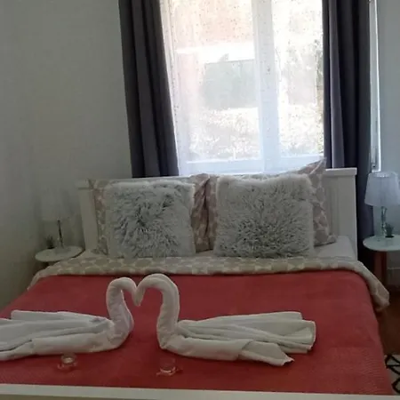 Pavle I Petra Ii Apartment *